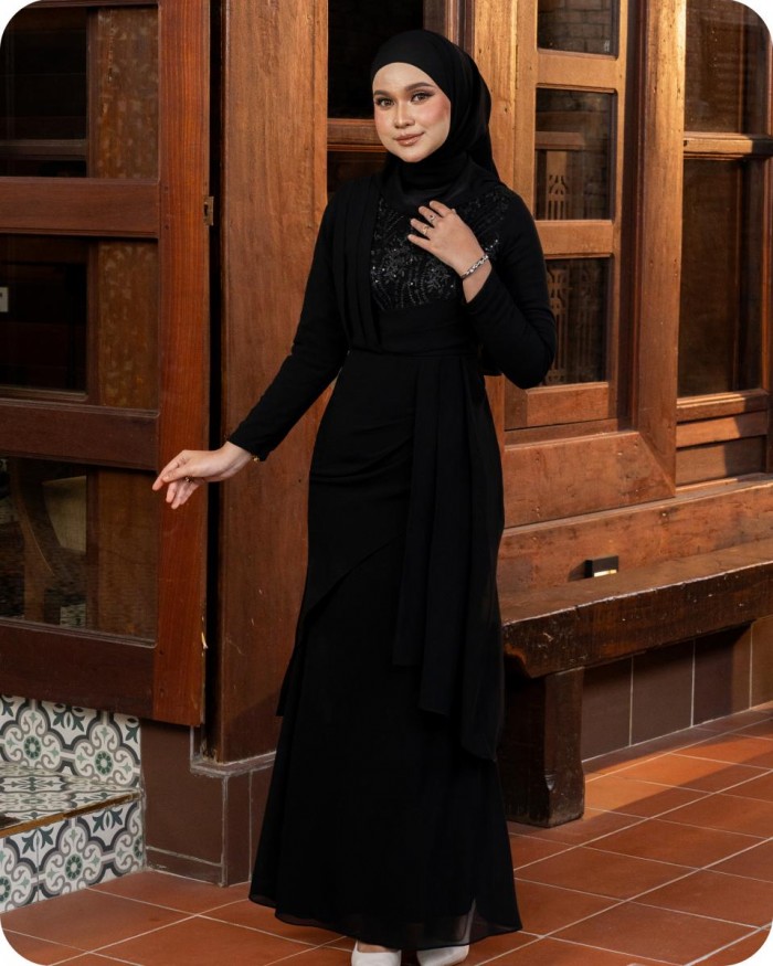 CATHERINA KURUNG - BLACK