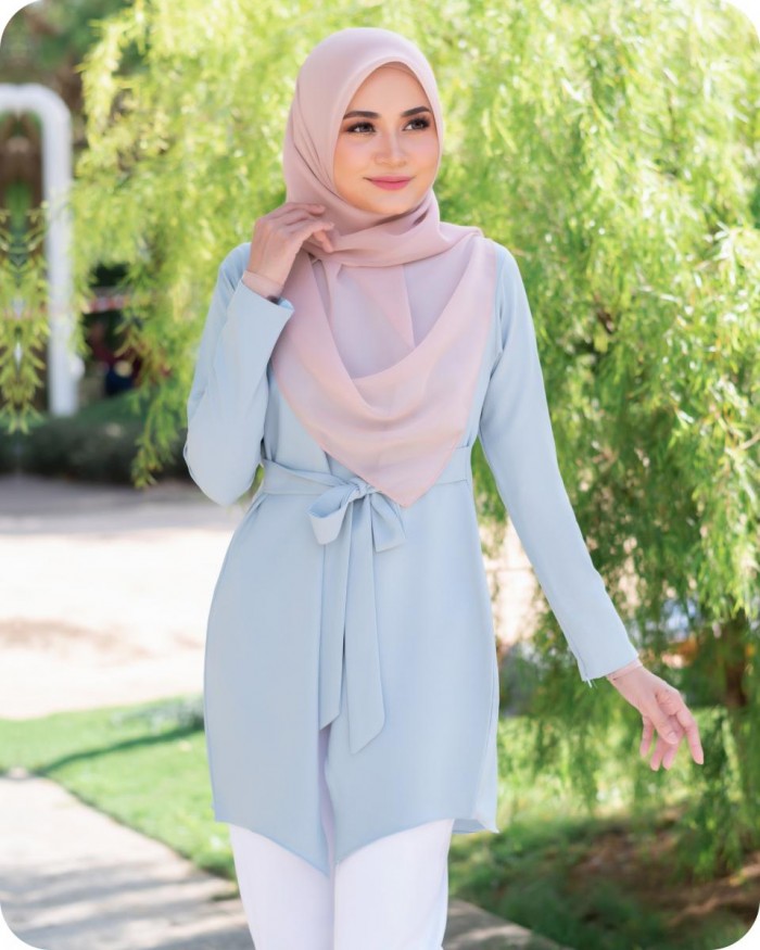 PRINCELLA BLOUSE - DUSTY BLUE