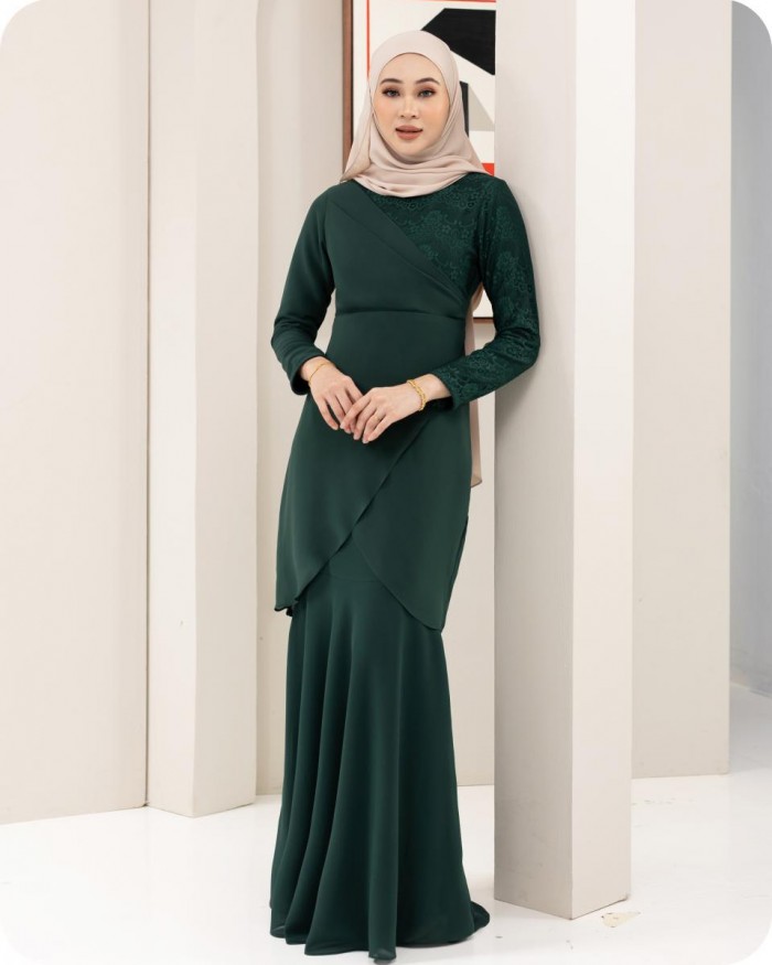 CASSANDRA KURUNG - EMERALD GREEN