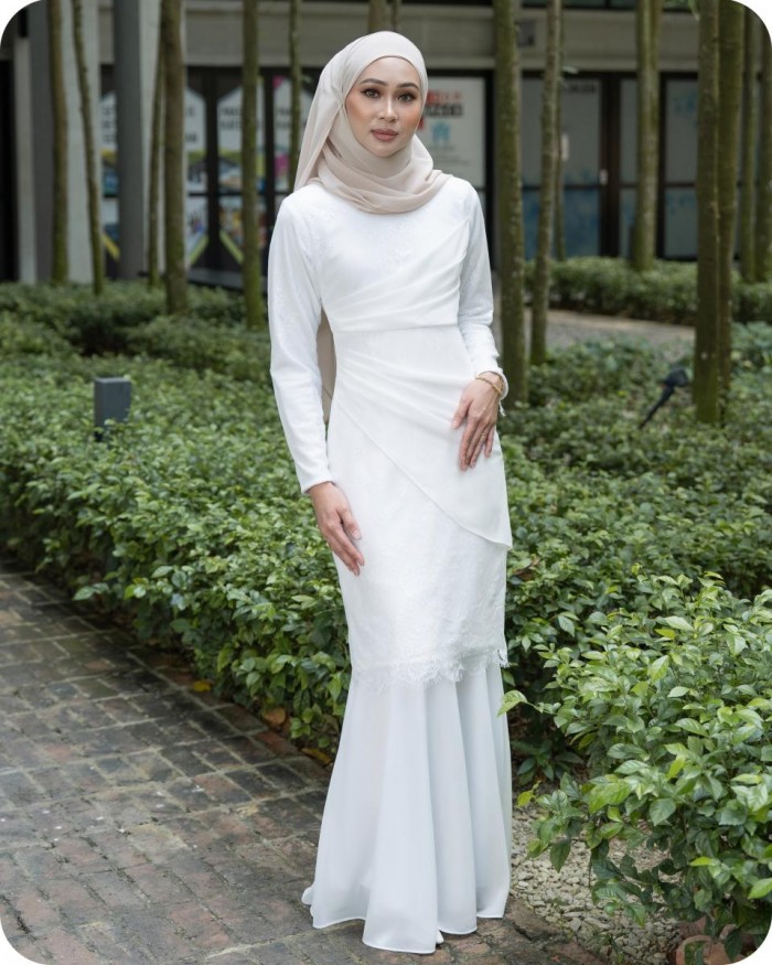 DELUNA KURUNG - PURE WHITE